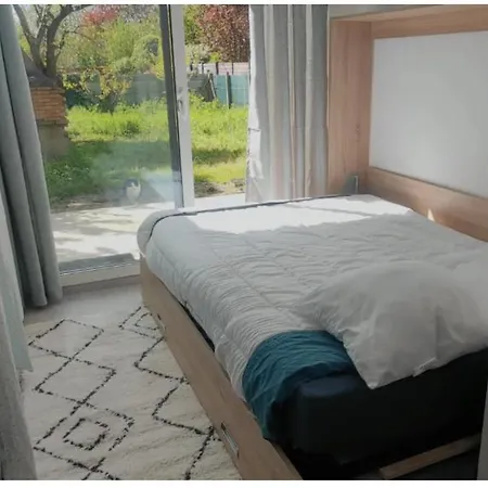 Au Rez De Jardin Argenteuil